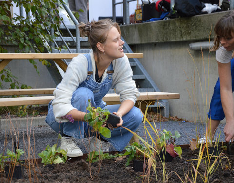 Plantactie op Campus Dunant