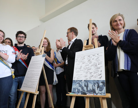 Ondertekening eerste Vlaamse Doopkader door minister van Onderwijs, rectoren en studentenvertegenwoordigers