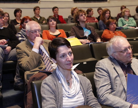Symposium 'Tien jaar nieuwe artsenopleiding aan de Universiteit Gent'-14749