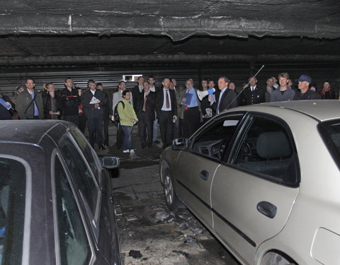 Brandproef in een nagebouwde, ondergrondse parkeergarage op het het terrein van Warringtonfirgent; een uniek experiment door Uni