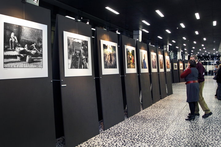 Opening tentoonstelling ‘Ethiopië, Mystiek en Magie’, foto's van Clem Willems die verkocht worden ten voordele van de armsten in