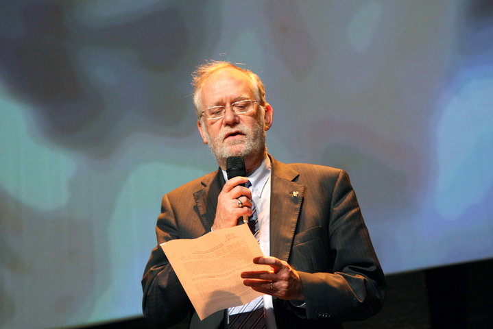 Uitreiking tweejaarlijkse Decent Society Award aan prof. Peter Sloterdijk in Kunstencentrum Vooruit-30811