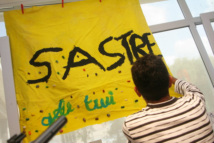 Spaanse wielrenner Carlos Sastre, tourwinnaar 2008, schenkt cheque aan Kinderkankerfonds en bezoekt UZ Gent-32273