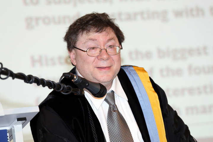 Uitreiking institutioneel eredoctoraat -34937