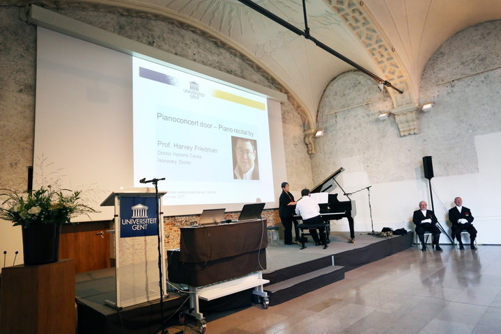 Uitreiking institutioneel eredoctoraat -34957