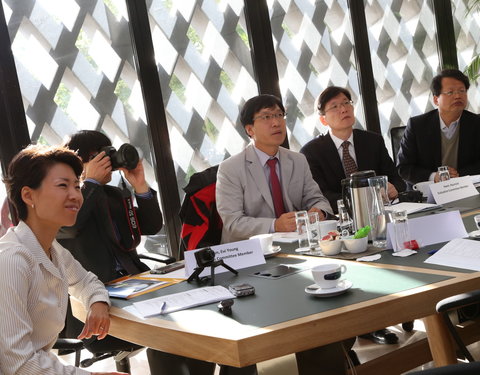 Bezoek van Koreaanse Ministry of Education aan de UGent in verband met toekenning officiële toestemming voor UGent om zich in Ko