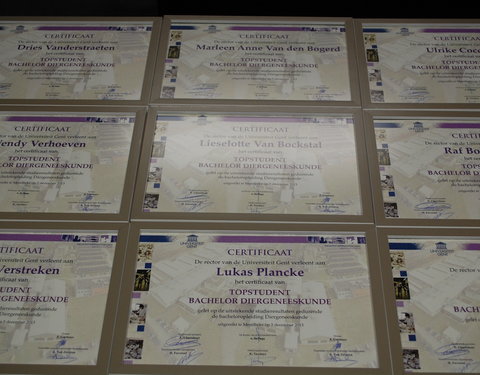 Uitreiking certificaten topstudenten 2013 bachelor Diergeneeskunde-39139