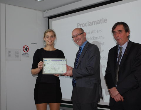 Uitreiking certificaten topstudenten 2013 bachelor Diergeneeskunde-39148