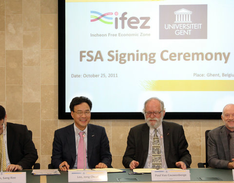 Ondertekening financieel akkoord tussen UGent en Koreaanse partners i.v.m. branch campus in Incheon (Zuid-Korea)-3932