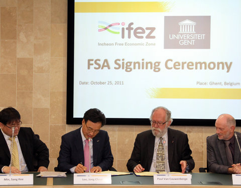 Ondertekening financieel akkoord tussen UGent en Koreaanse partners i.v.m. branch campus in Incheon (Zuid-Korea)-3934