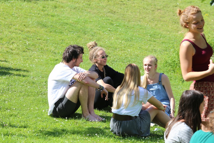 Gezond vieruurtje voor Gentse studenten in de tuin van de Sint-Pietersabdij-43527