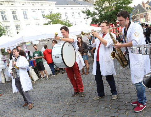 Student Kick-off 2014, actie 'Leg de lat hoger'-45129