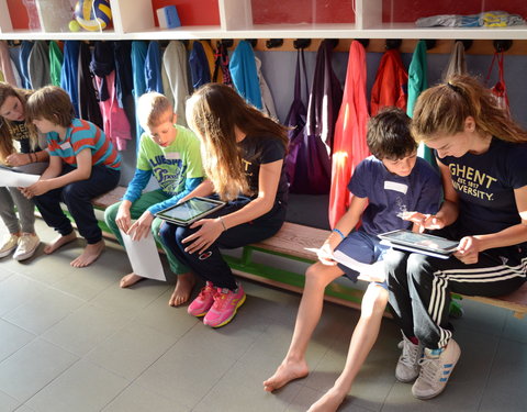 In basisschool De Boomgaard testen studenten LO kinderen in het kader van het Vlaams SportKompas-45552