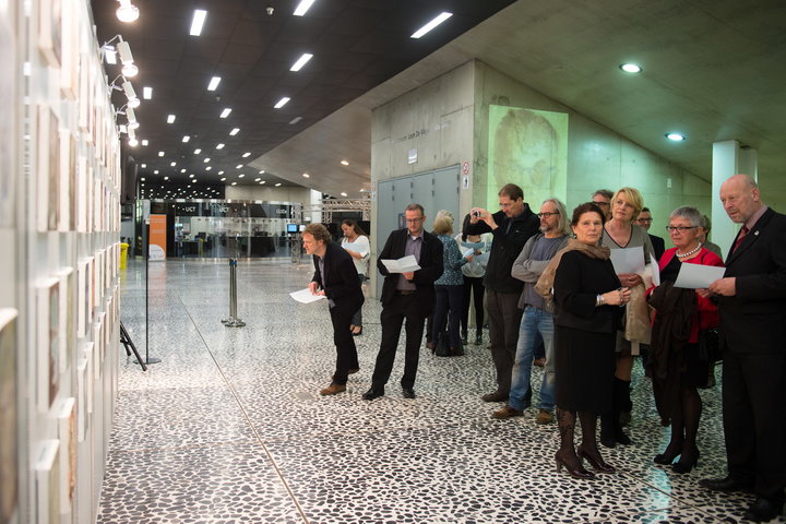 Opening tentoonstelling 'Belgische koorddansers’ met 52 schilderijen van Belgische premiers-59034