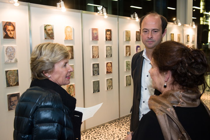 Opening tentoonstelling 'Belgische koorddansers’ met 52 schilderijen van Belgische premiers-59036