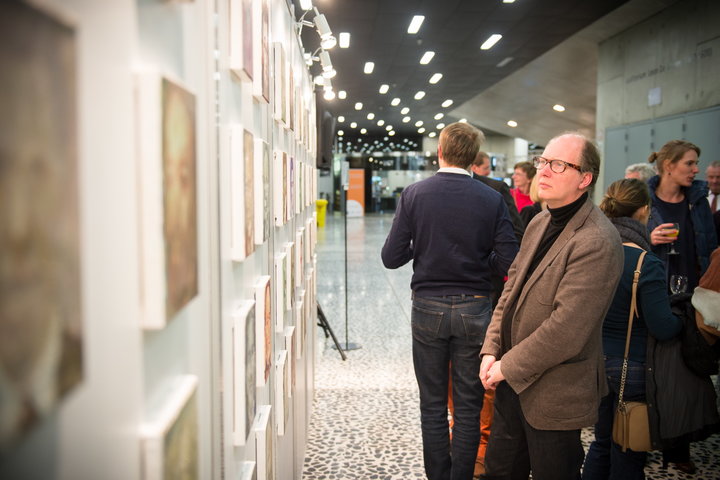 Opening tentoonstelling 'Belgische koorddansers’ met 52 schilderijen van Belgische premiers-59059