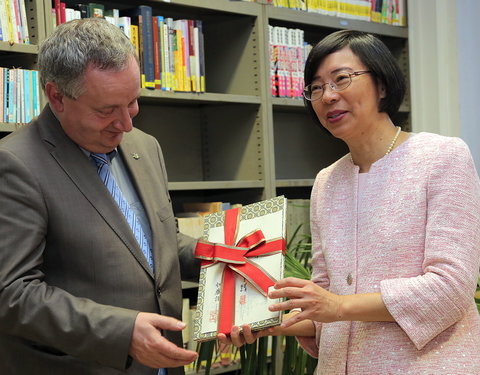 Opening Taiwan Resource Center for Chinese Studies in de vakgroepbibliotheek Sinologie-60044