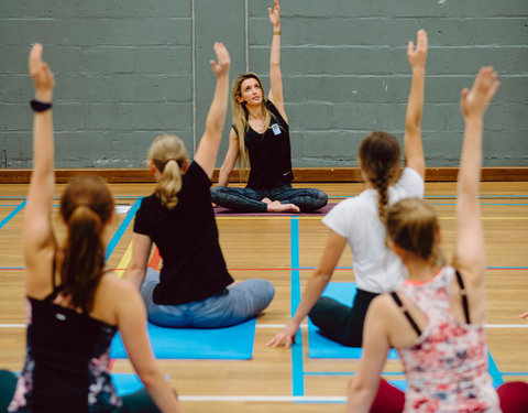 UGent groet student met yoga-initiatie in de GUSB